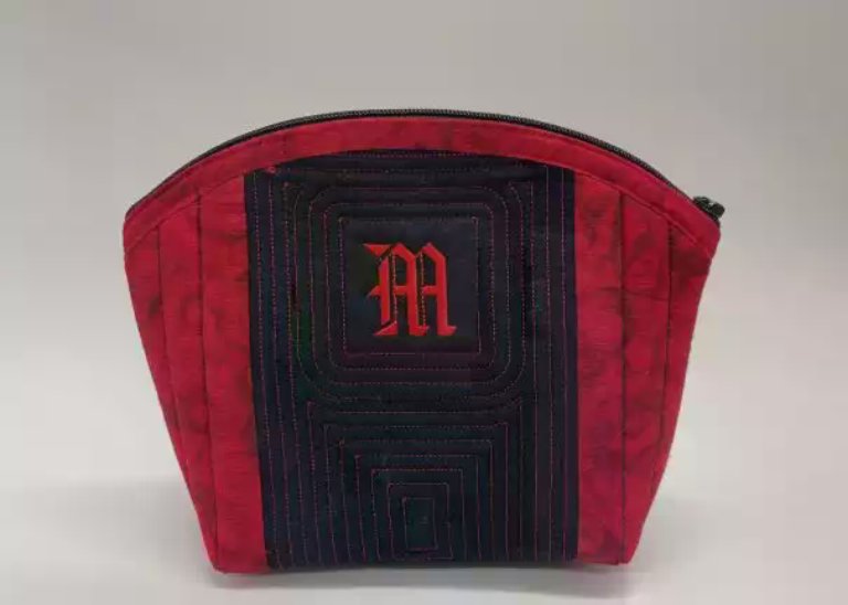 Mała torba z monogramem